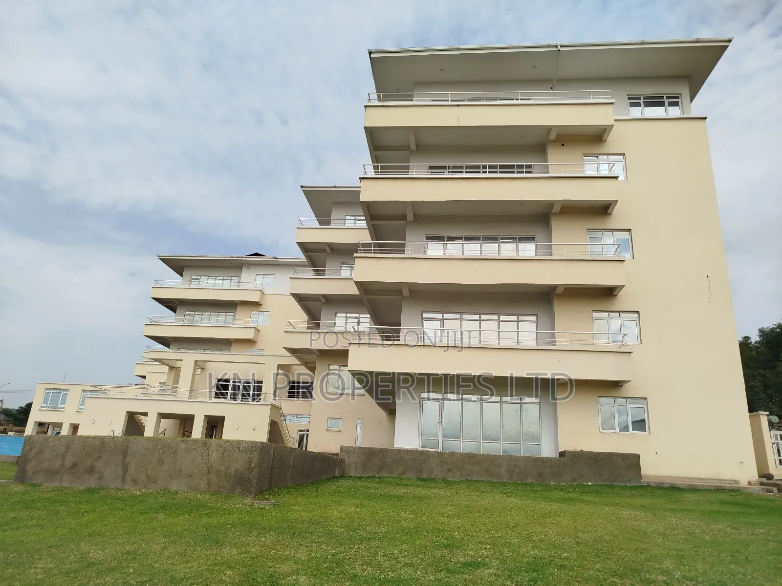 3bdrm Apartment in Guzape for sale in Guzape District