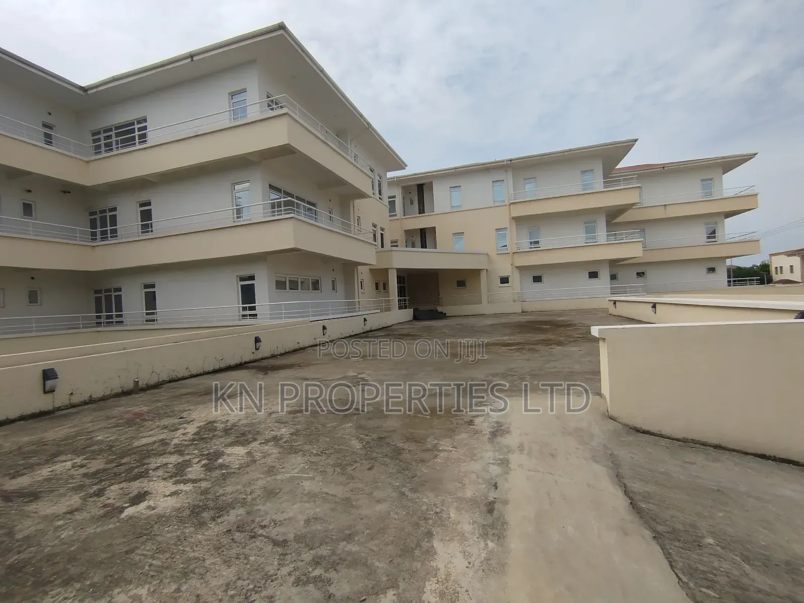 3bdrm Apartment in Guzape for sale in Guzape District