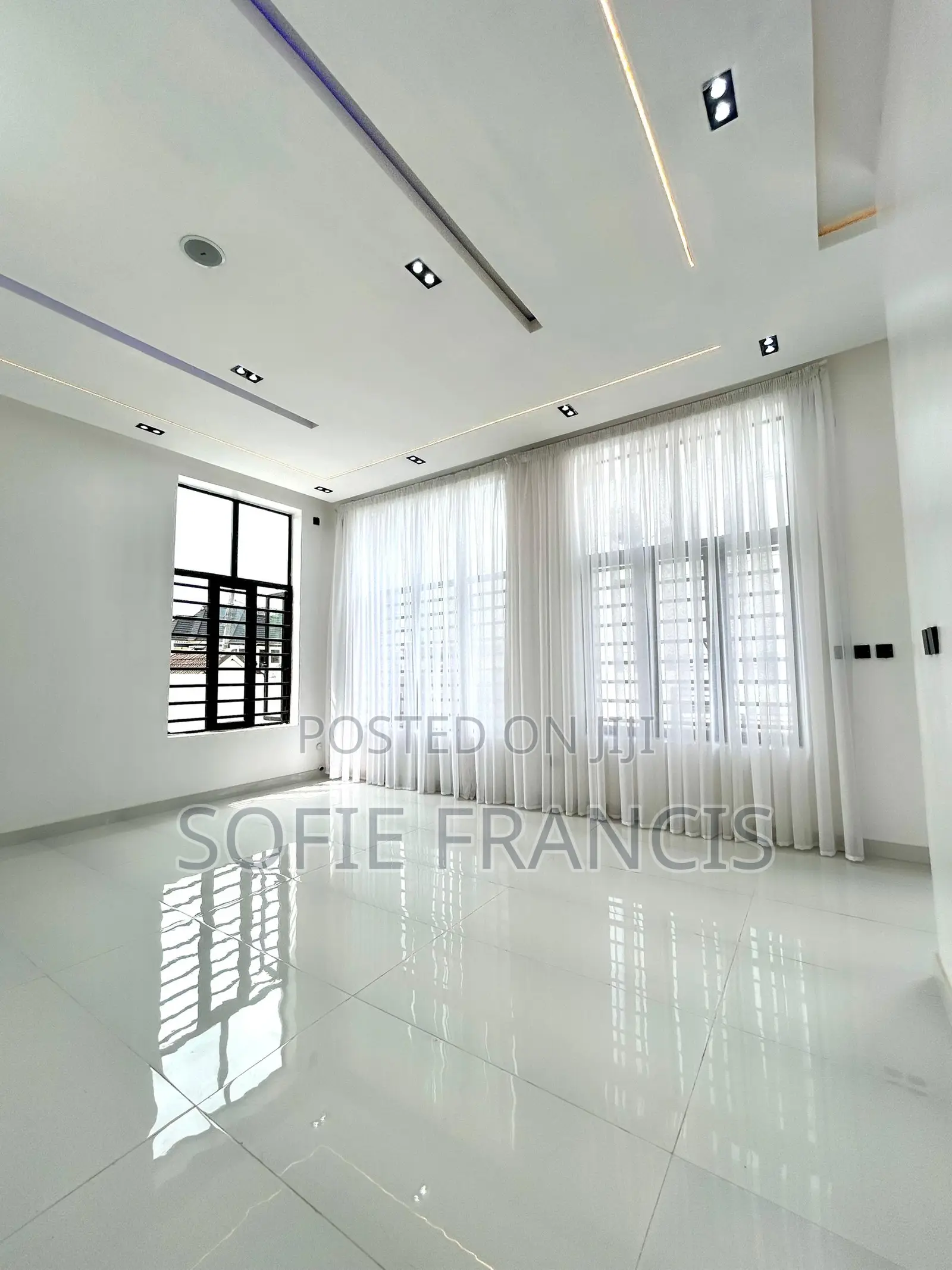 5bdrm Duplex in Sangotedo for sale in Sangotedo