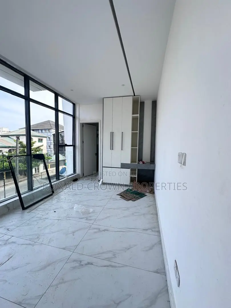 2bdrm Apartment in Lekki Phase 1 for sale in Lekki Phase 1