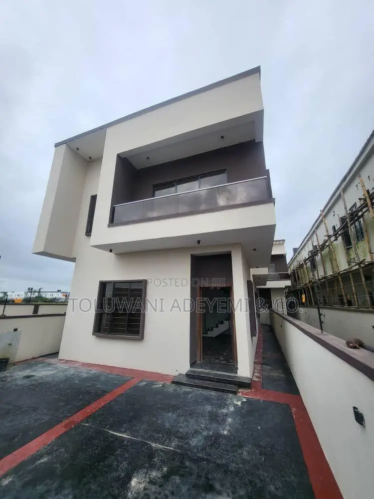 4bdrm House in Ajah, Lekki for Sale in Off Lekki-Epe Expressway