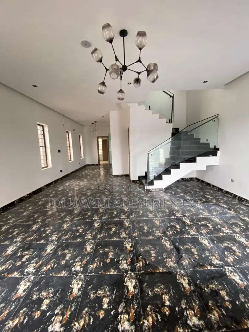 4bdrm House in Ajah, Lekki for Sale in Off Lekki-Epe Expressway