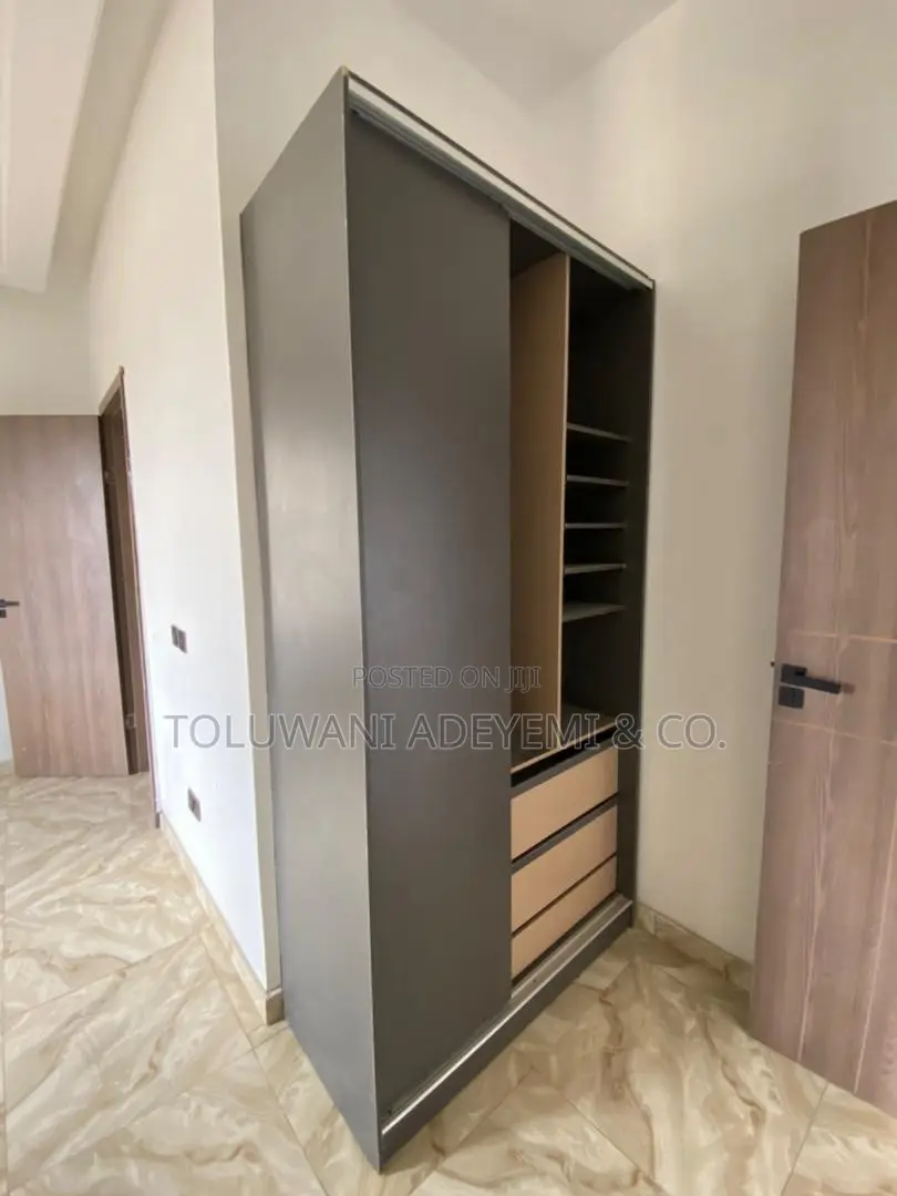 4bdrm House in Ajah, Lekki for Sale in Off Lekki-Epe Expressway