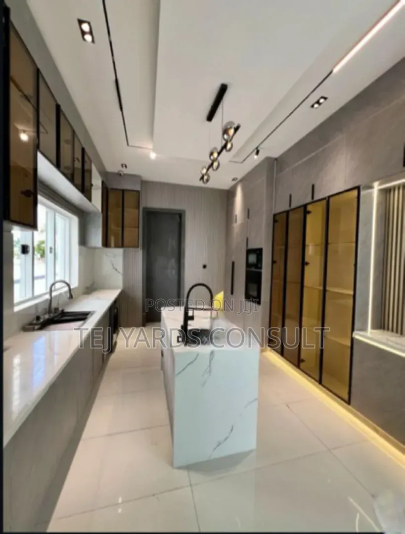 Furnished 5bdrm House in Osapa london for sale in Osapa london