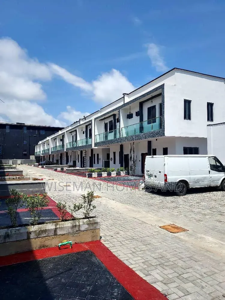 4bdrm Duplex in Ologolo Lekki for rent in Ologolo