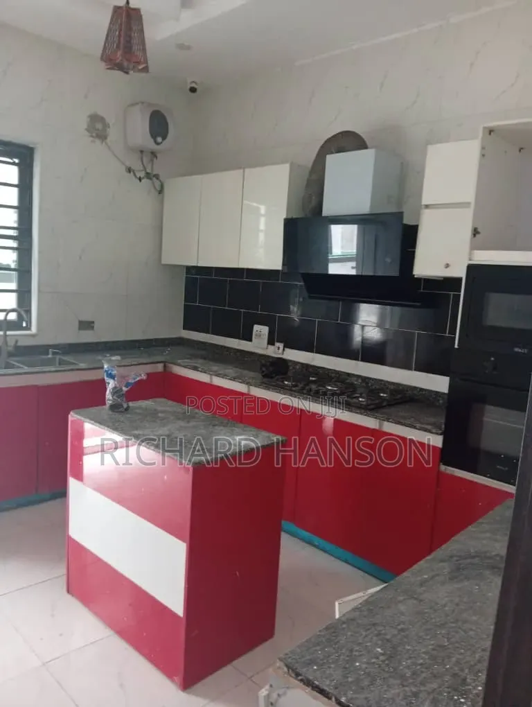 4bdrm Duplex in Secured, Chevron for rent in Chevron