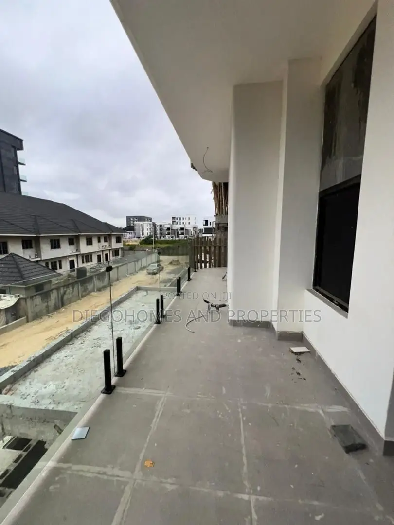 3bdrm Apartment in Ikate for sale in Ikate