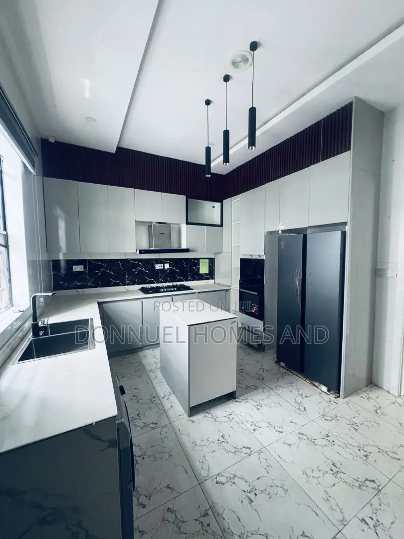 4bdrm Duplex in Lekki Expressway for rent in Lekki Expressway