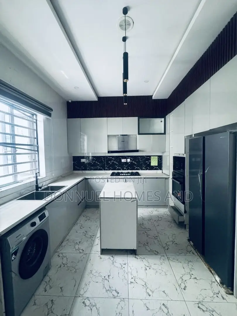 4bdrm Duplex in Lekki Expressway for rent in Lekki Expressway