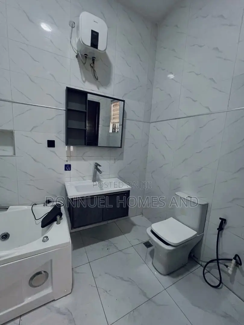5bdrm Duplex in Lekki Expressway for rent in Lekki Expressway