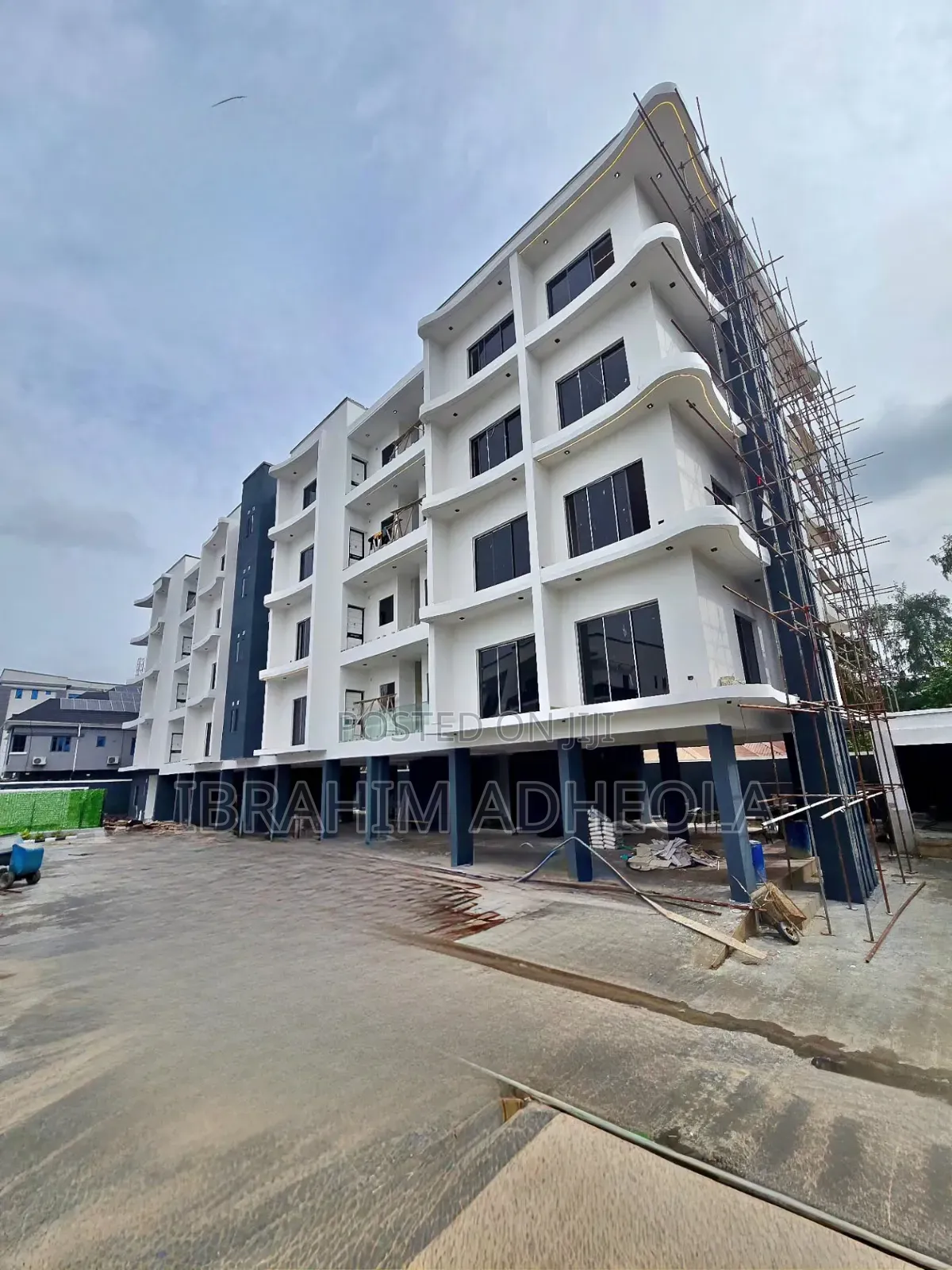 3bdrm Apartment in Ikeja Gra for sale in Ikeja GRA