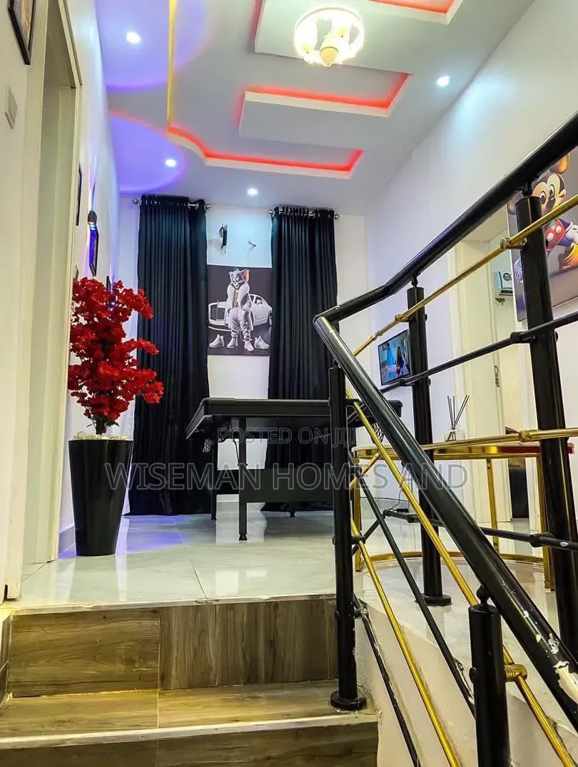 3bdrm Duplex in Monastery Road for rent in Sangotedo