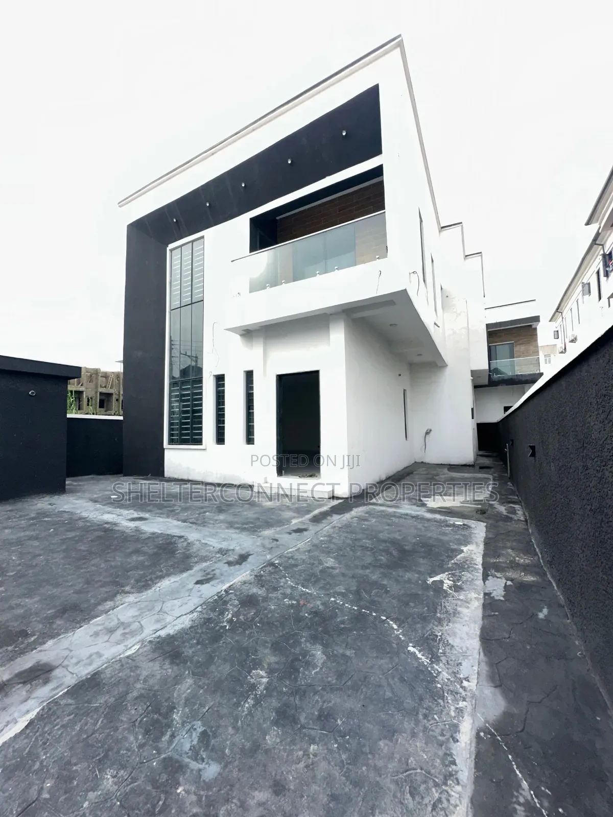 5bdrm Duplex in Lekki Expressway for sale in Lekki Expressway