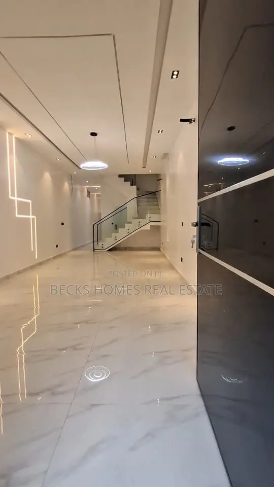 3bdrm Townhouse/Terrace in Oral Estate, Lekki for sale in Lekki