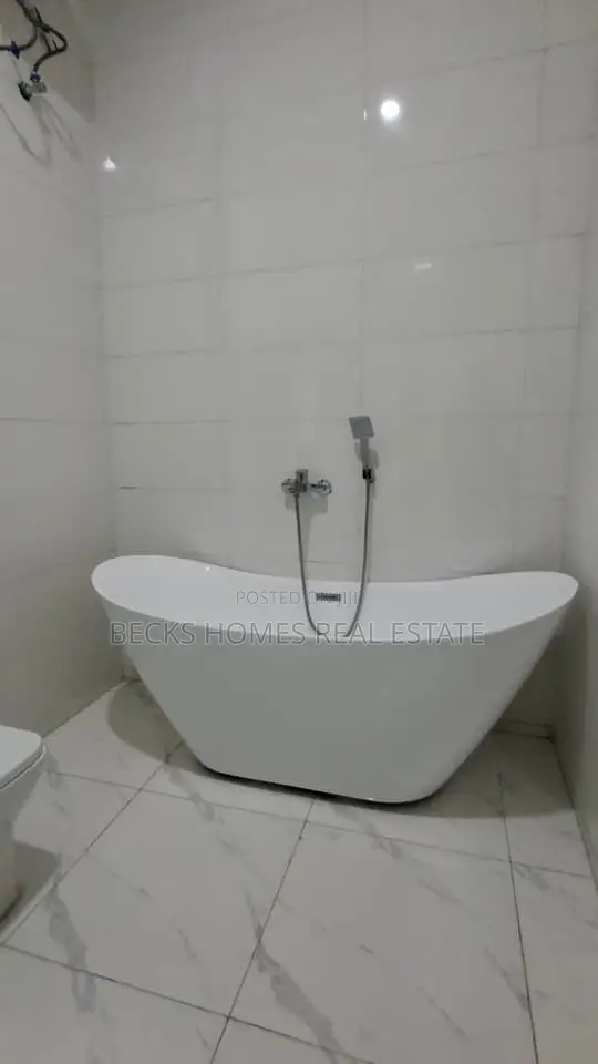 3bdrm Townhouse/Terrace in Oral Estate, Lekki for sale in Lekki