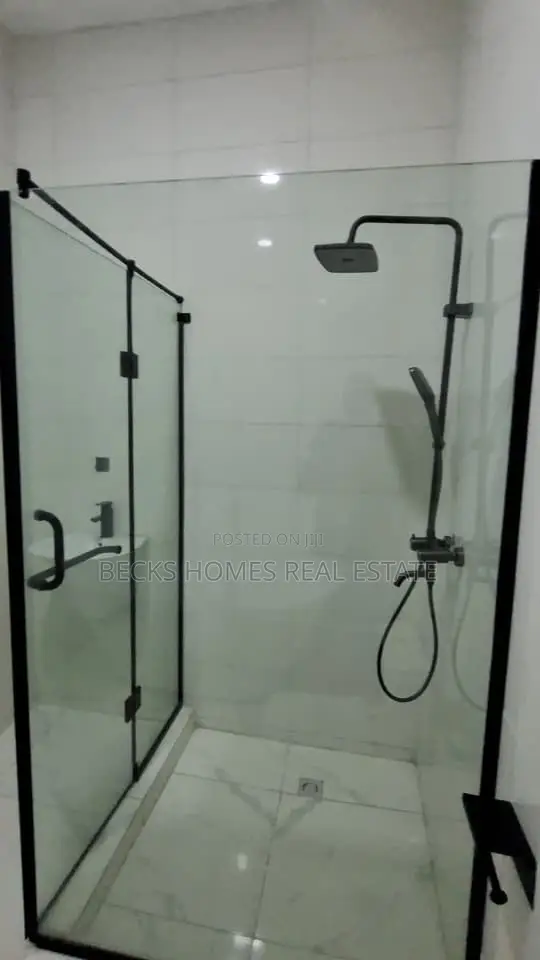 3bdrm Townhouse/Terrace in Oral Estate, Lekki for sale in Lekki
