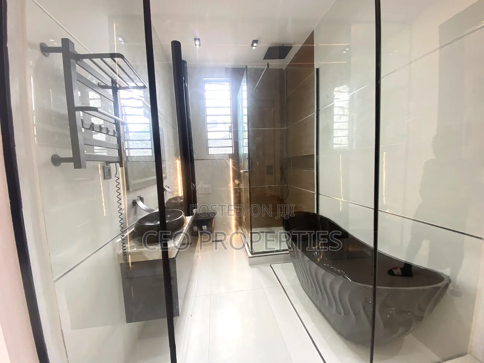 5bdrm Duplex in Ikota Villa-Lekki for sale in Ikota