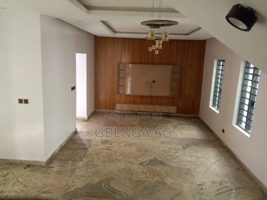 4bdrm Duplex in Bluestone Estate, Obafemi-Owode for sale in Obafemi-Owode