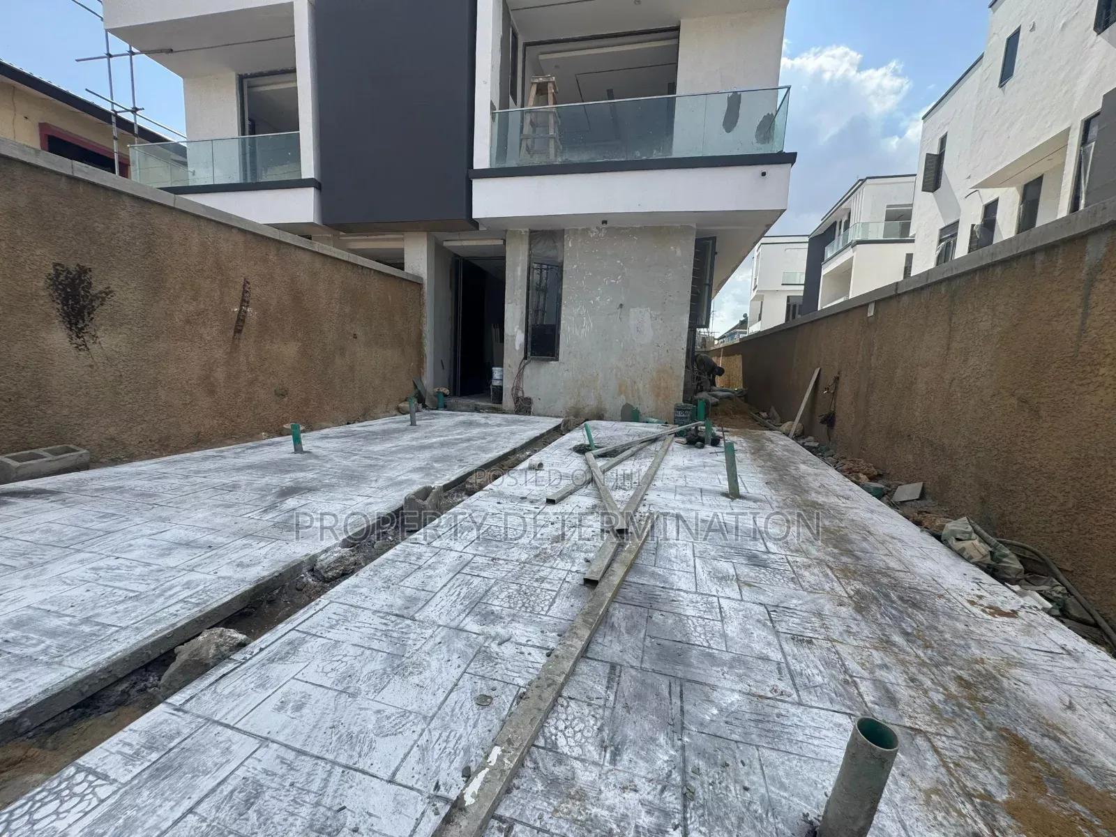 4bdrm Duplex in Omole Phase 2 for sale in Omole Phase 2