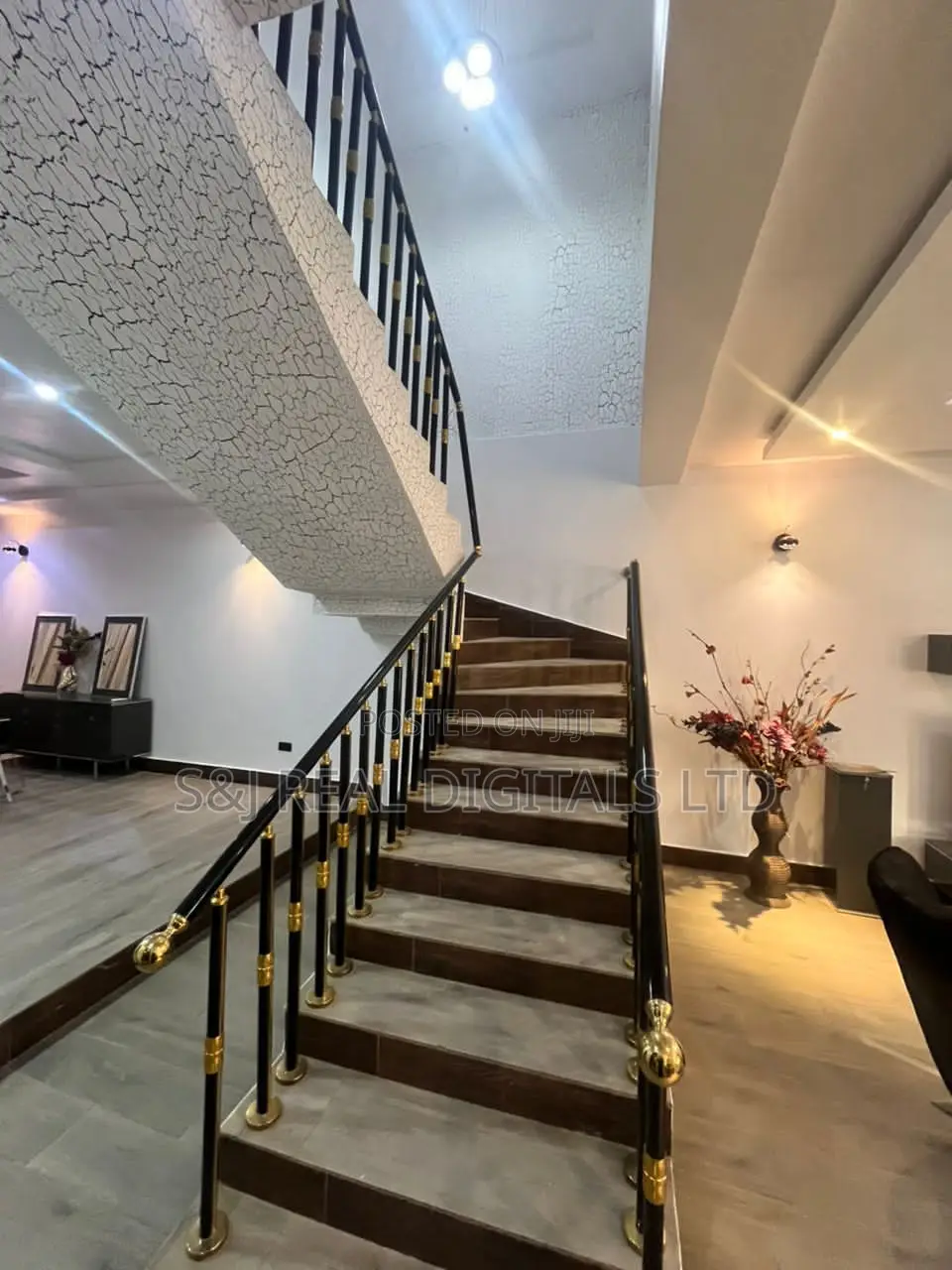 Furnished 4bdrm Duplex in FHA for sale in FHA