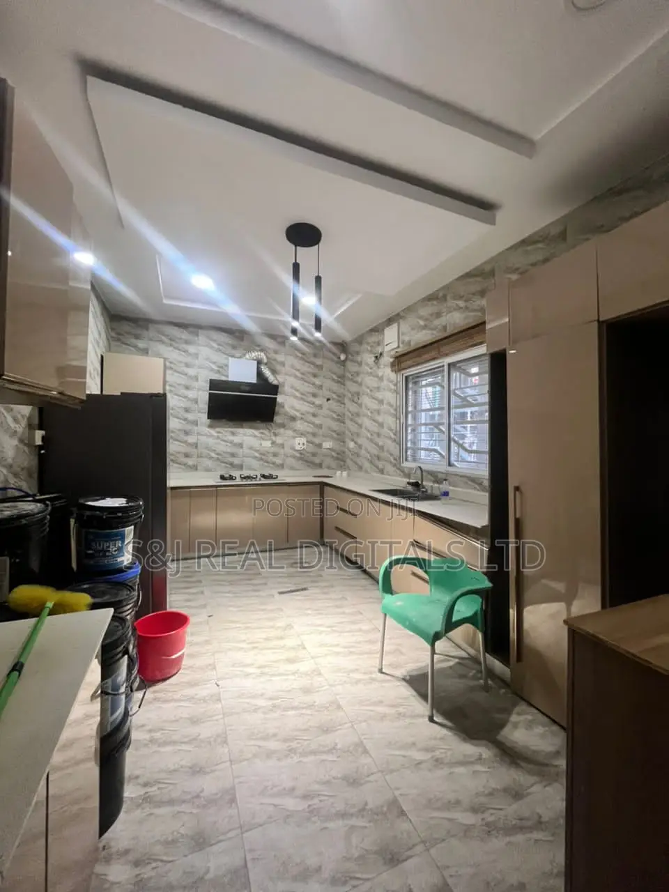 Furnished 4bdrm Duplex in FHA for sale in FHA