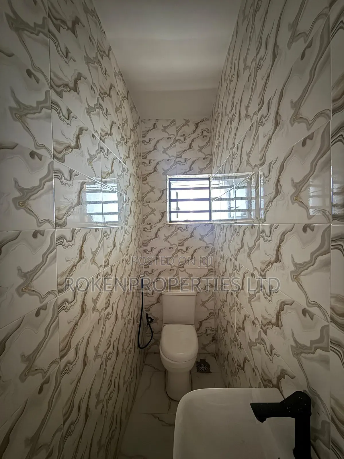 3bedroom Commercial Flat in Akala Expressway for Rent in Akala Express
