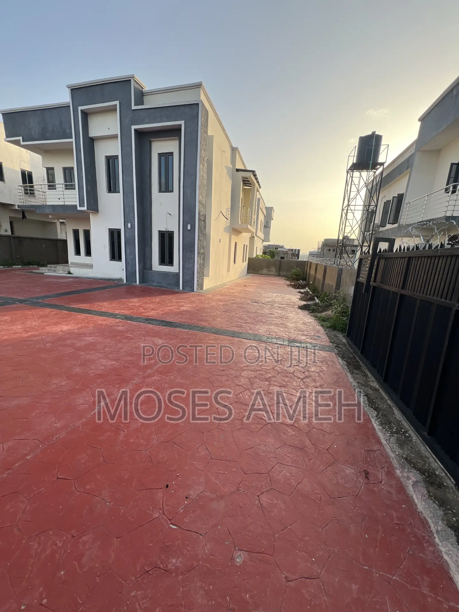 5bdrm Duplex in Karsana for sale in Karsana