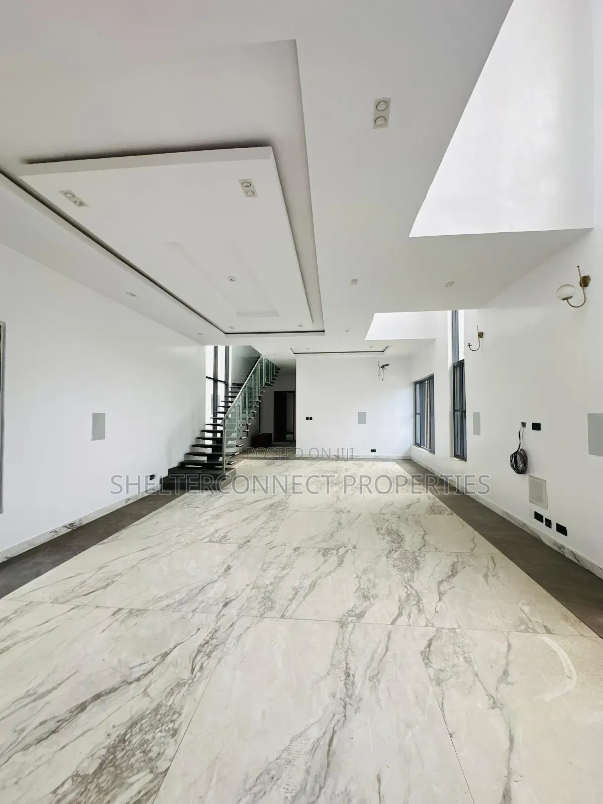 4bdrm Duplex in Lekki Expressway for sale in Lekki Expressway
