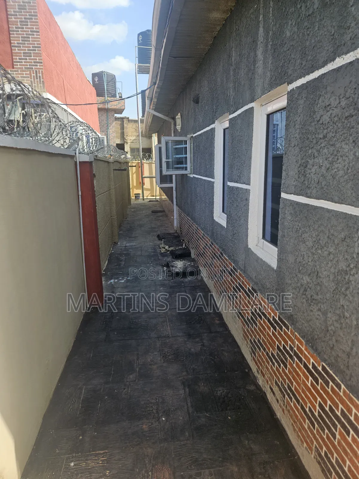 6bdrm Apartment in Ibadan for sale in Ibadan