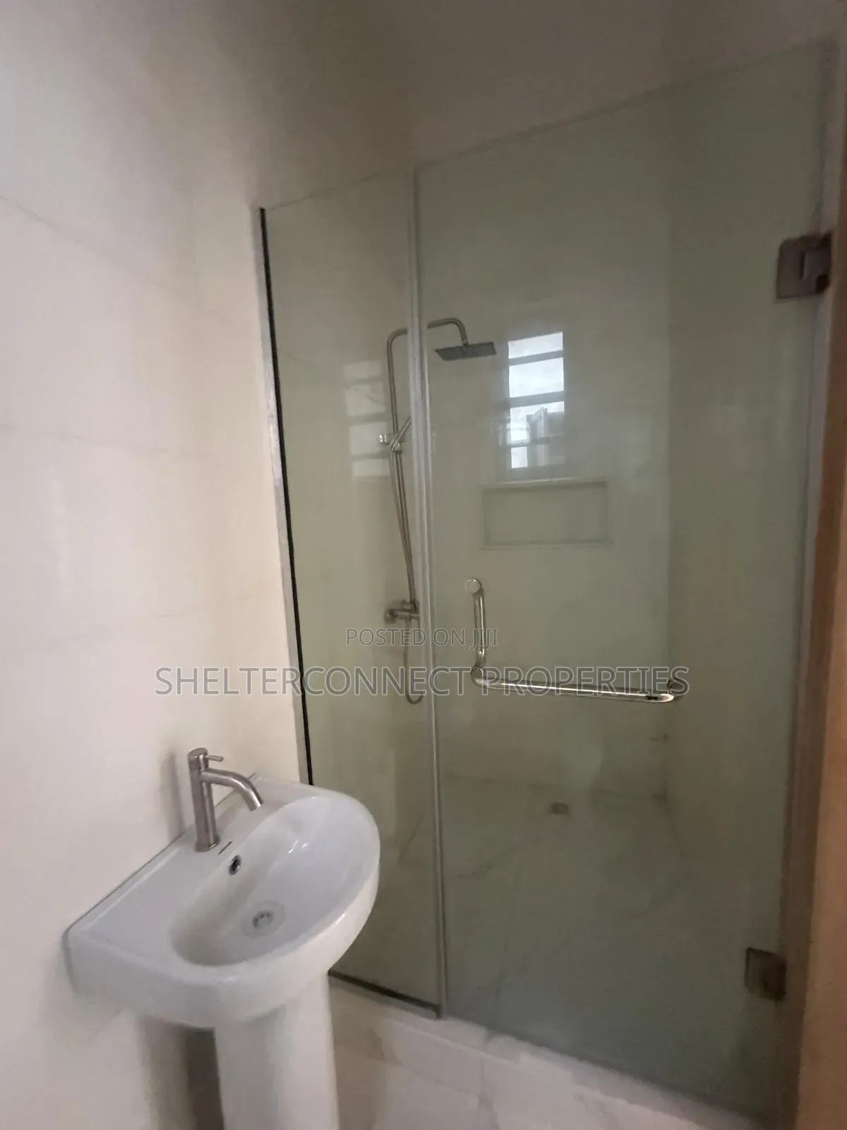 4bdrm Duplex in Lekki Expressway for sale in Lekki Expressway