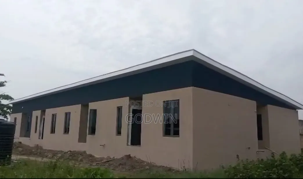 3bdrm Bungalow in Many Estate, Agric for sale in Agric