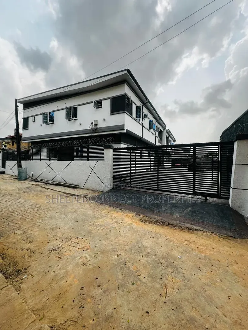 3bdrm Apartment in Oregun for sale in Oregun