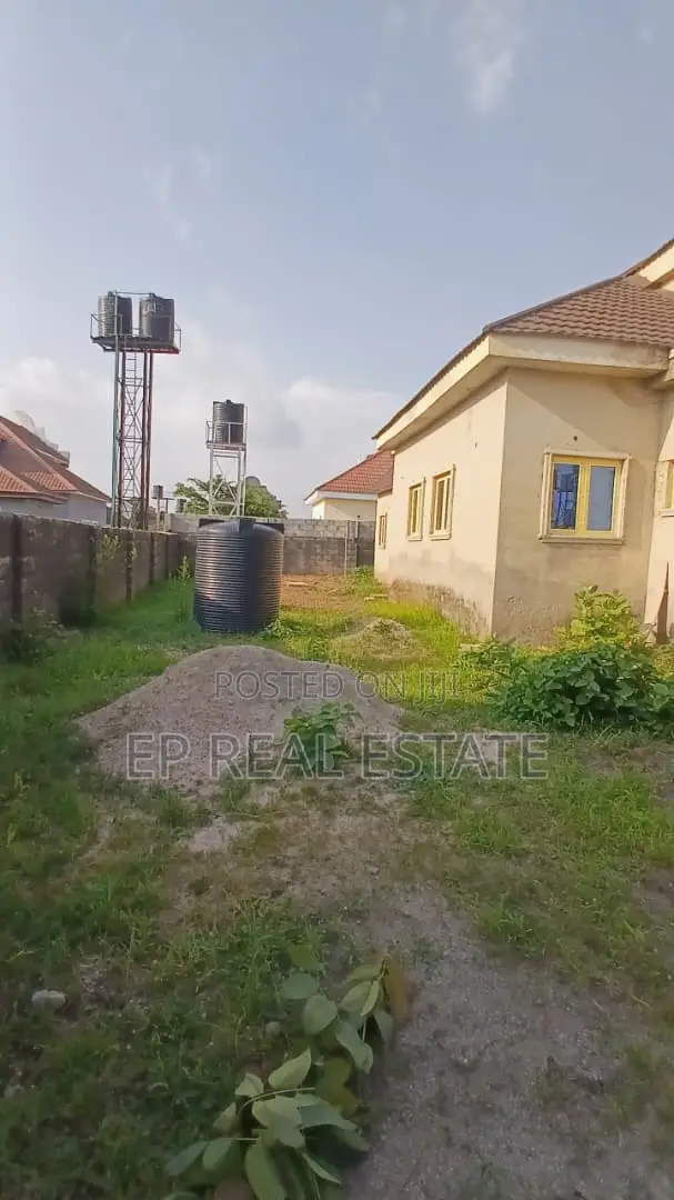 3bdrm Duplex in Gaduwa for sale in Gaduwa