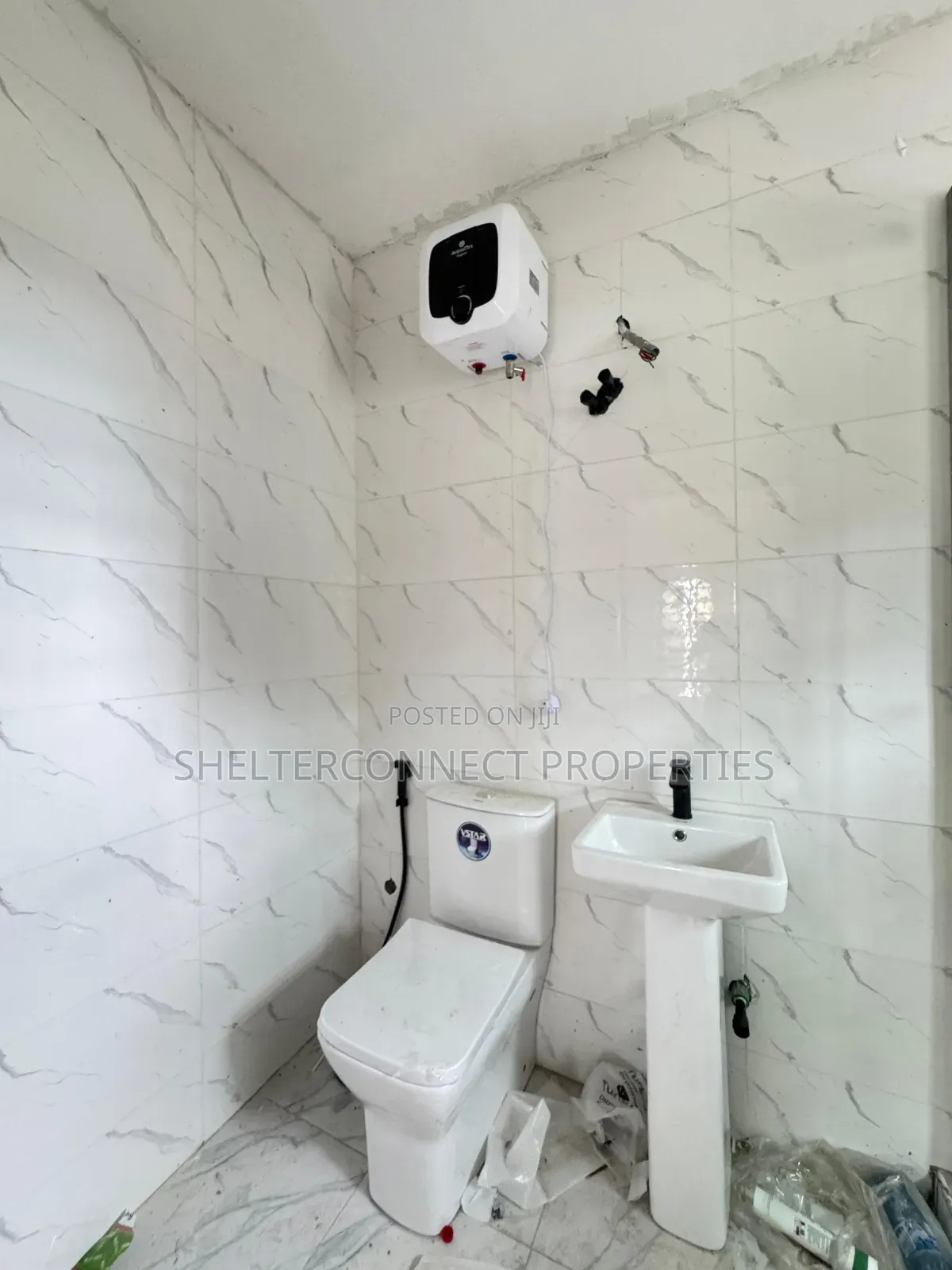 3bdrm Apartment in Aguda / Surulere for sale in Aguda / Surulere