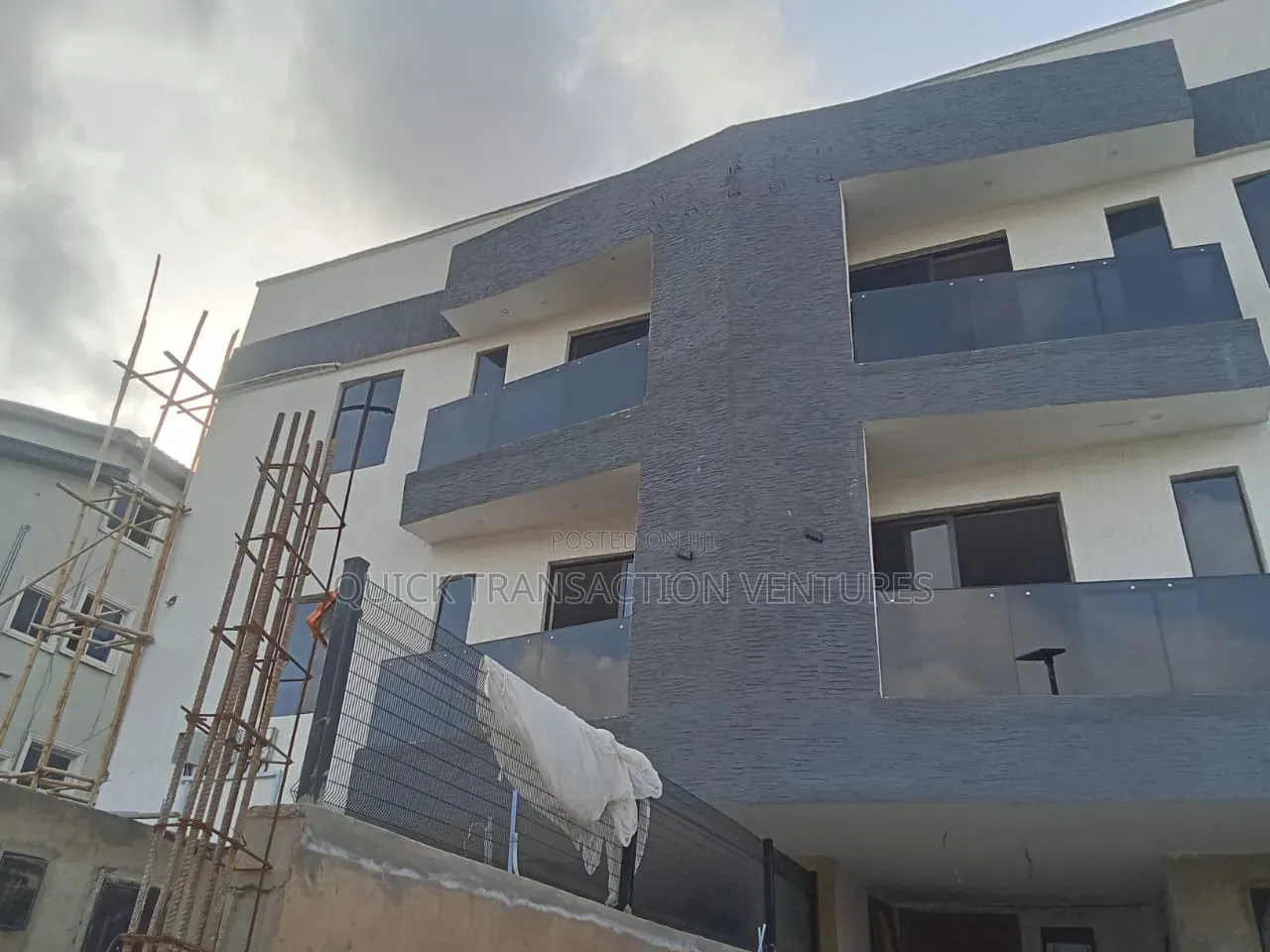 4bdrm Duplex in Onike for sale in Onike
