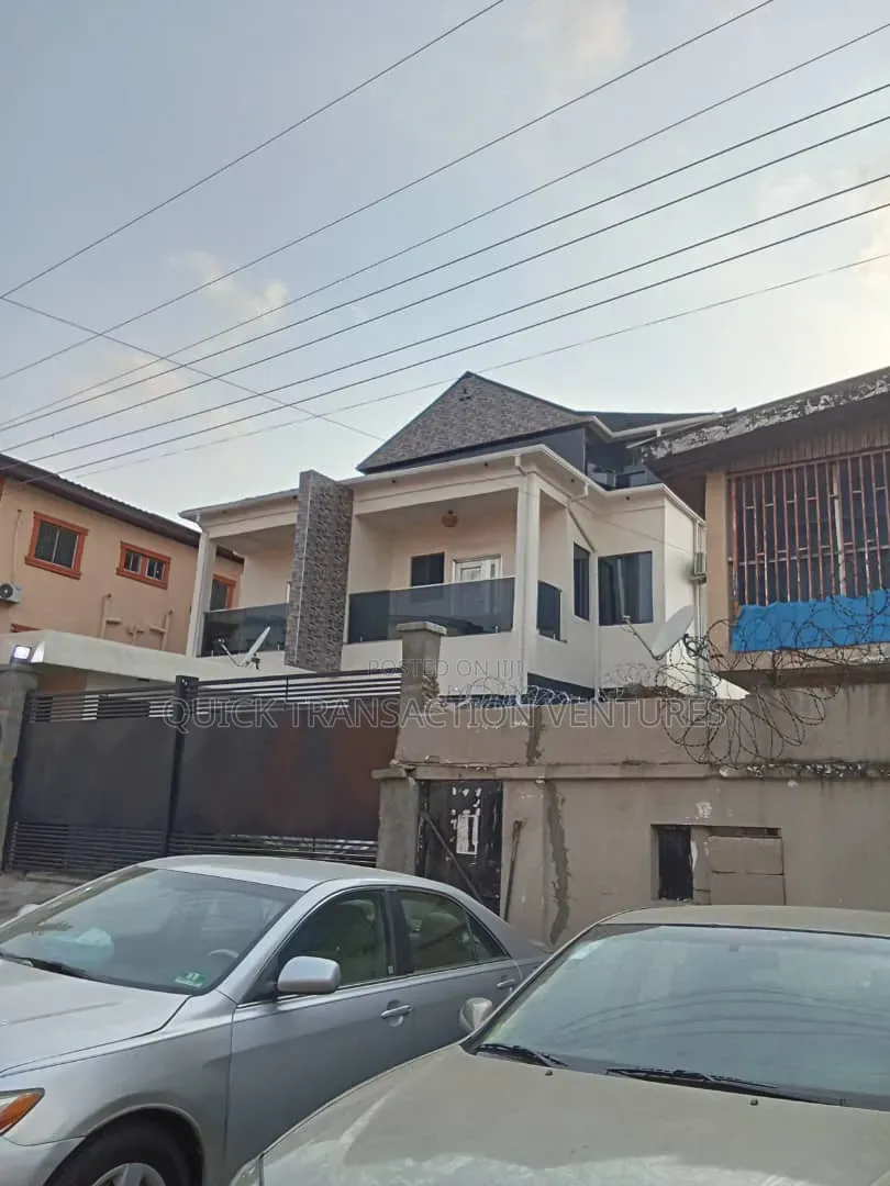 5bdrm Duplex in Sabo / Yaba for sale in Sabo / Yaba