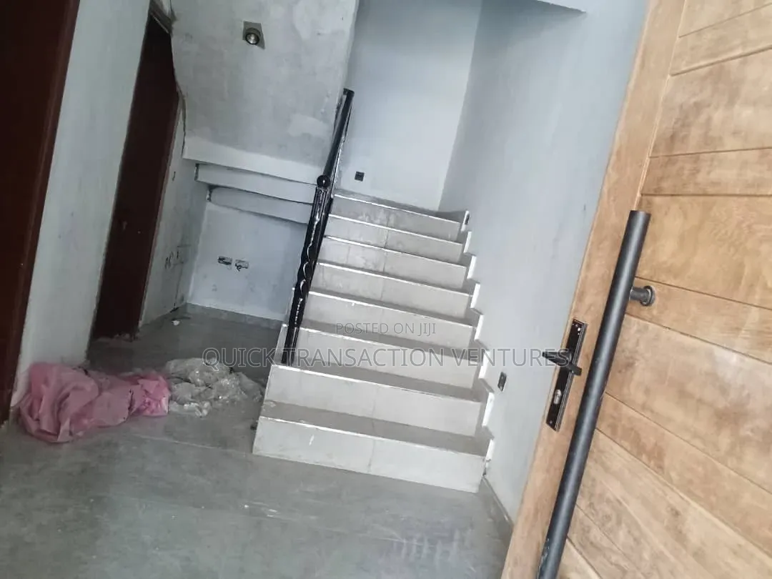 5bdrm Duplex in Sabo / Yaba for sale in Sabo / Yaba