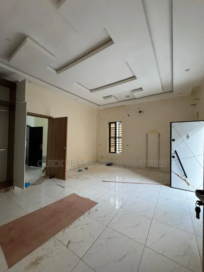 5bdrm Duplex in Sabo / Yaba for sale in Sabo / Yaba