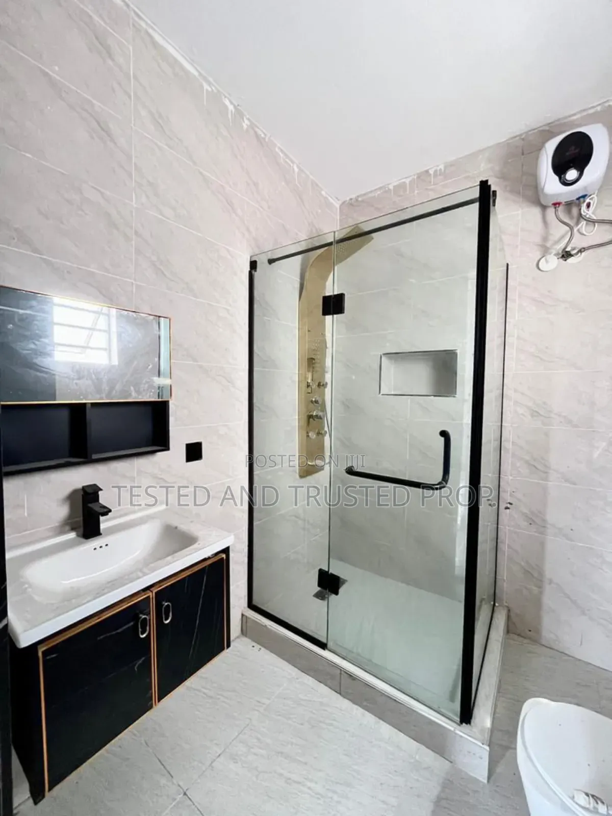 4bdrm Duplex in Orchid, Chevron for sale in Chevron