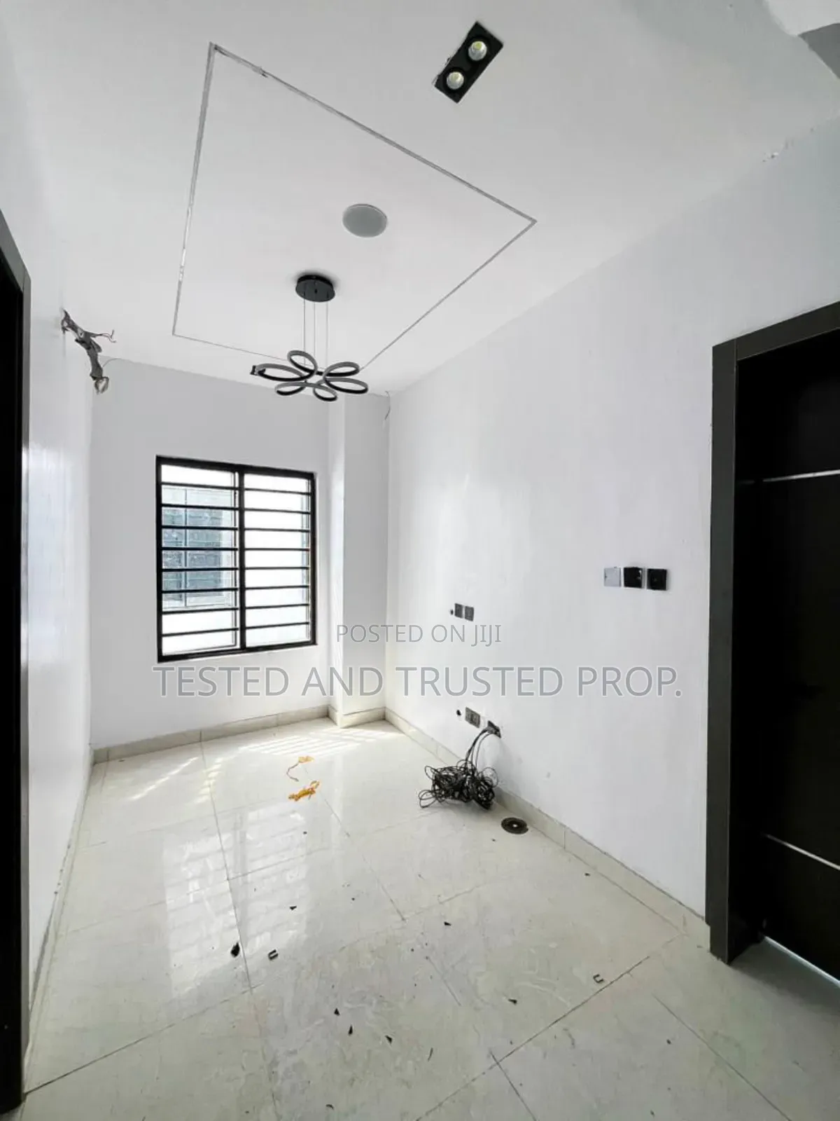 4bdrm Duplex in Orchid, Chevron for sale in Chevron