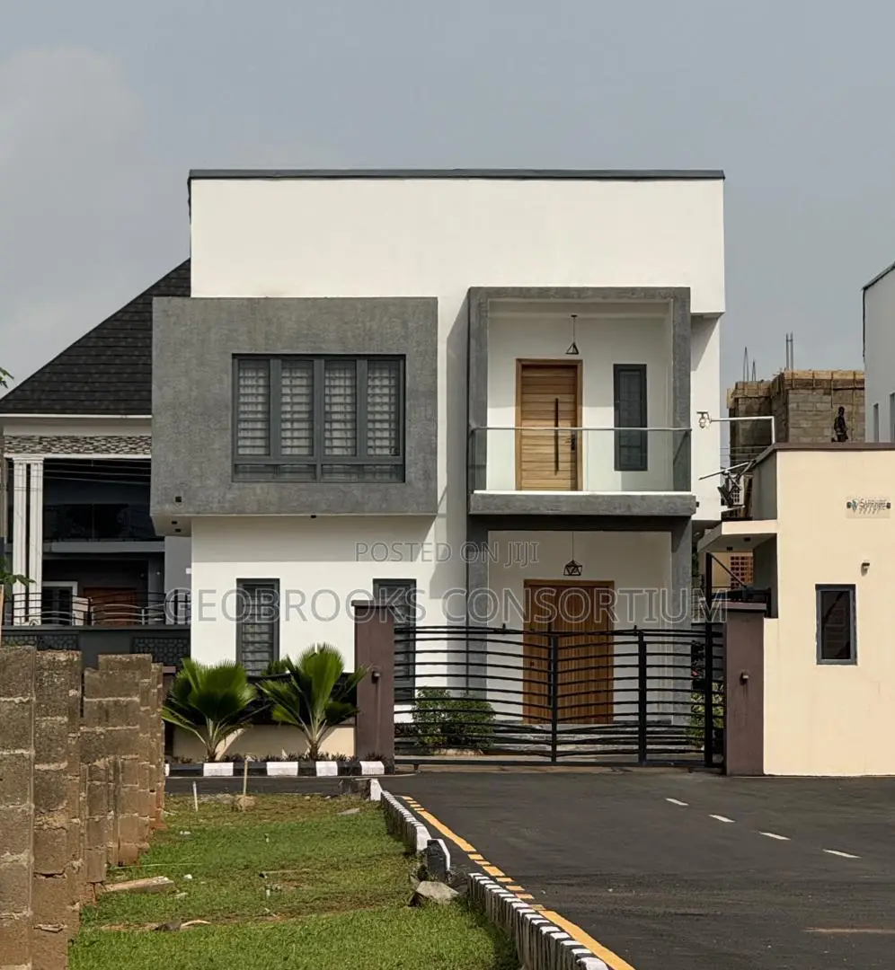 5bdrm House in Legacy Estate, Akobo for sale in Akobo