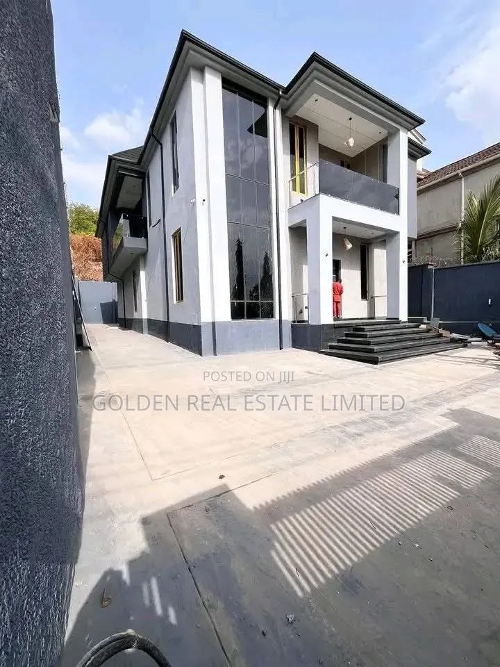4bdrm Duplex in Apo Resettlement for sale in Apo Resettlement