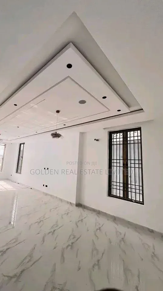 4bdrm Duplex in Apo Resettlement for sale in Apo Resettlement