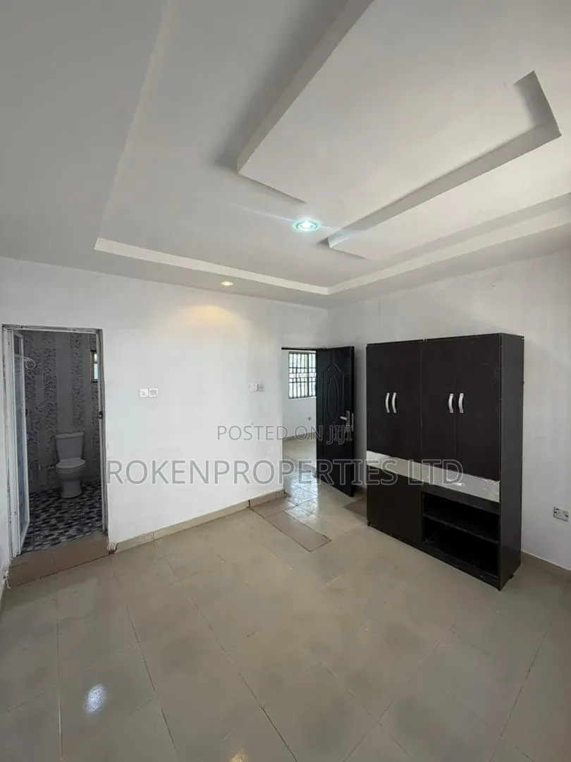 2bdrm Apartment in Adekunle Adebayo for rent in Akobo