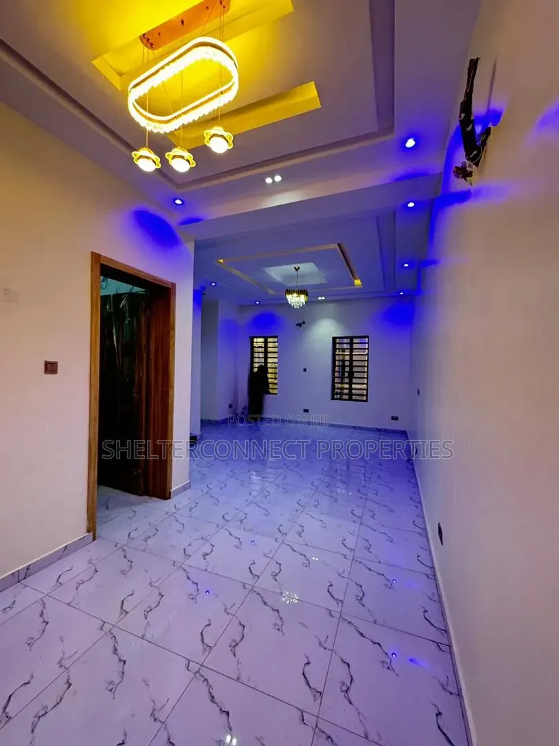 4bdrm Duplex in Papa Ajao / Mushin for sale in Papa Ajao / Mushin