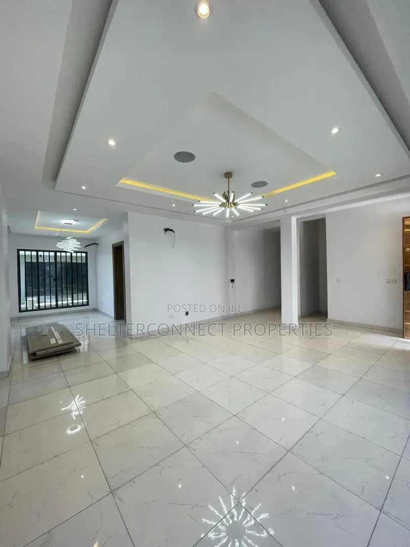 4bdrm Duplex in Osapa london for sale in Osapa london