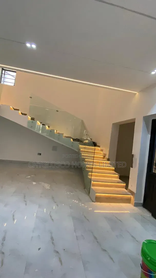 4bdrm Duplex in Rukpokwu for sale in Rukpokwu
