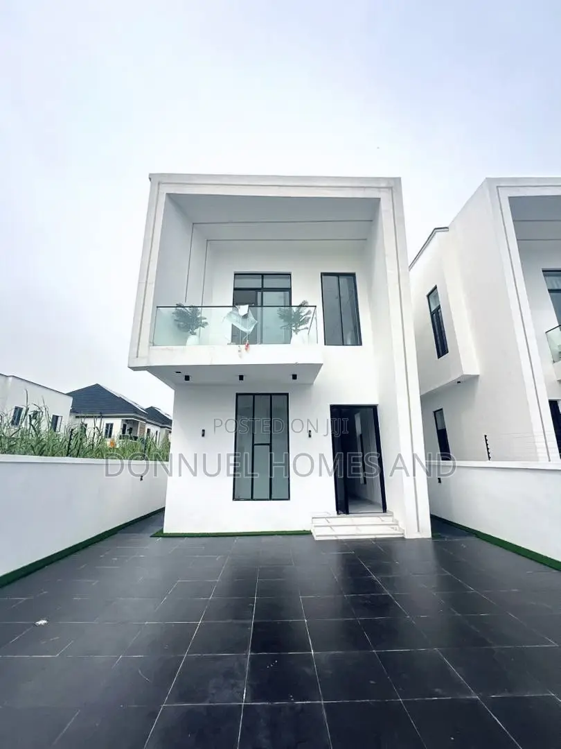 4bdrm Duplex in Ikota for sale in Ikota