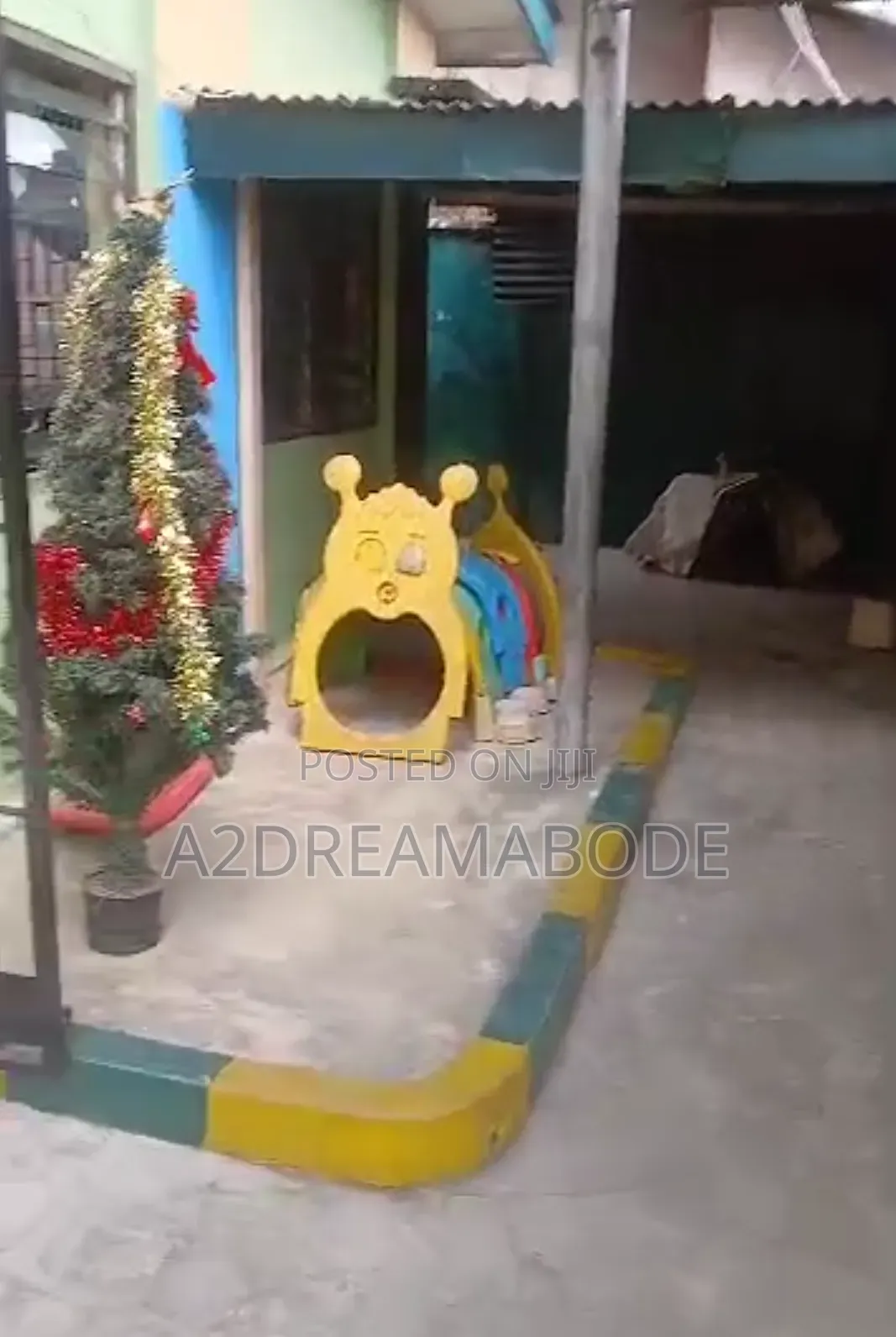11bdrm Bungalow in Shomolu for sale in Shomolu / Shomolu