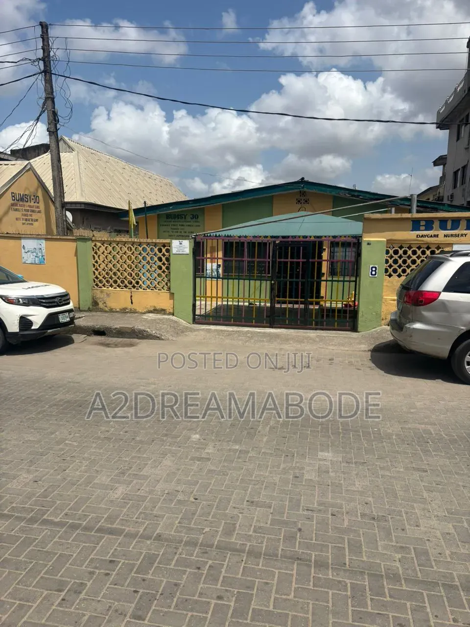 11bdrm Bungalow in Shomolu for sale in Shomolu / Shomolu
